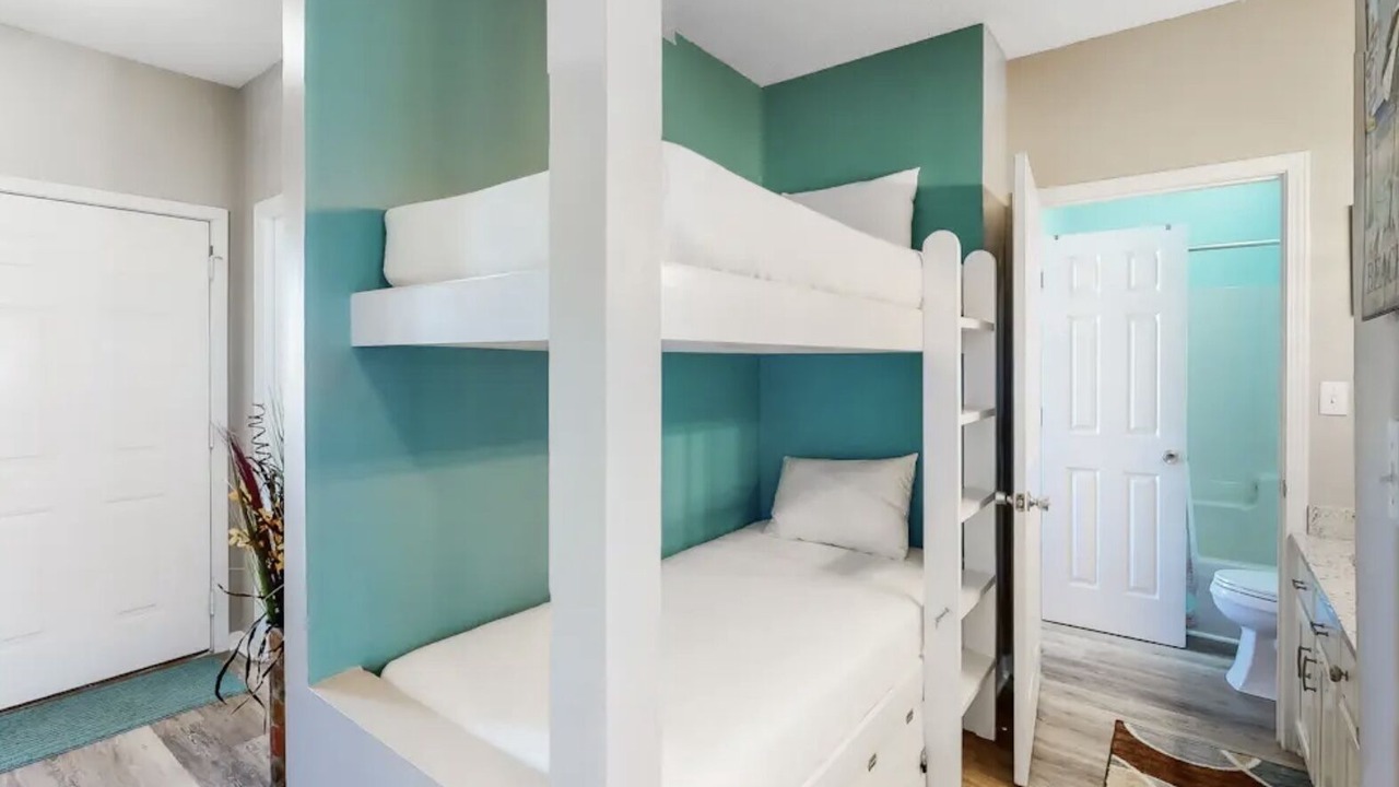 Photo of Bedroom in Holiday Isle