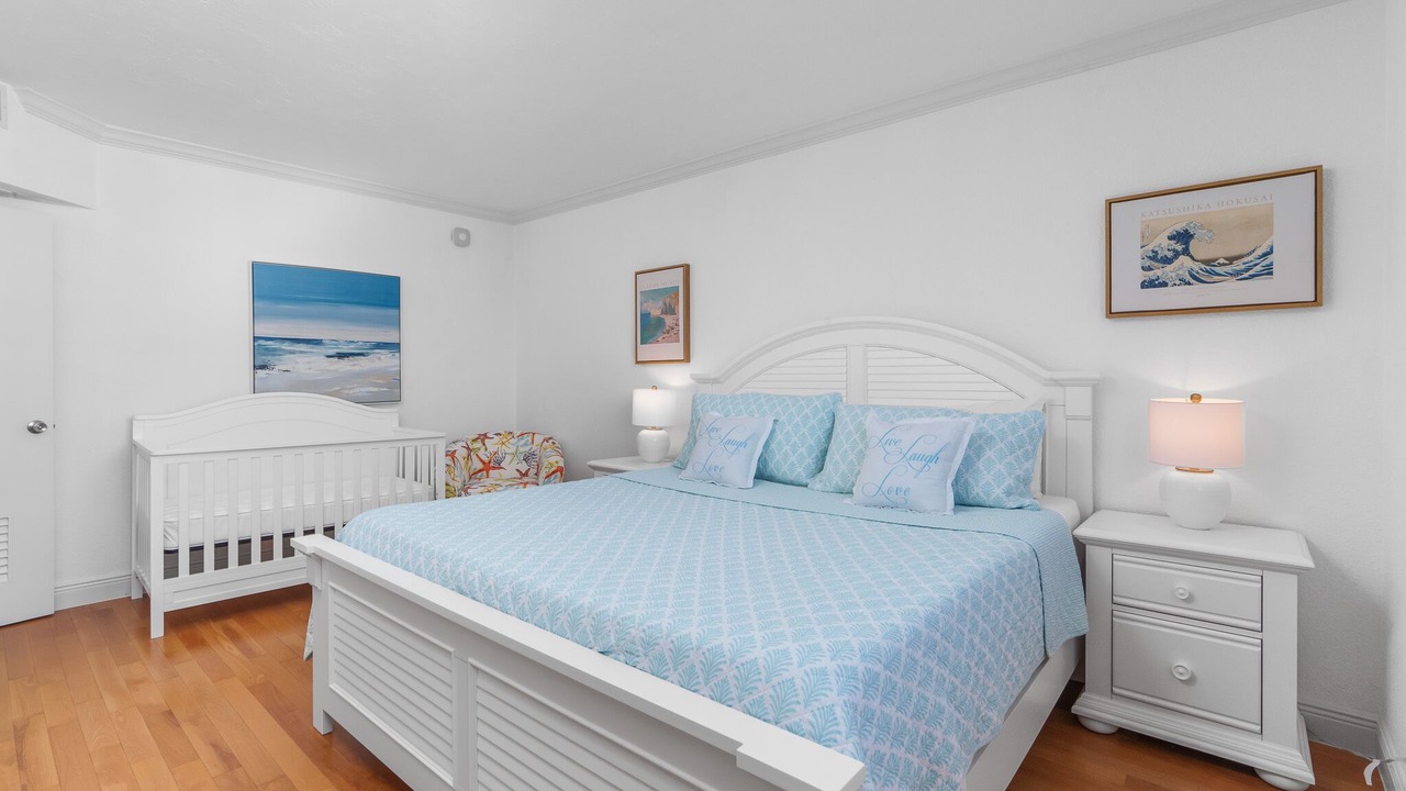 Photo of Bedroom in Hollywood South Central Beach