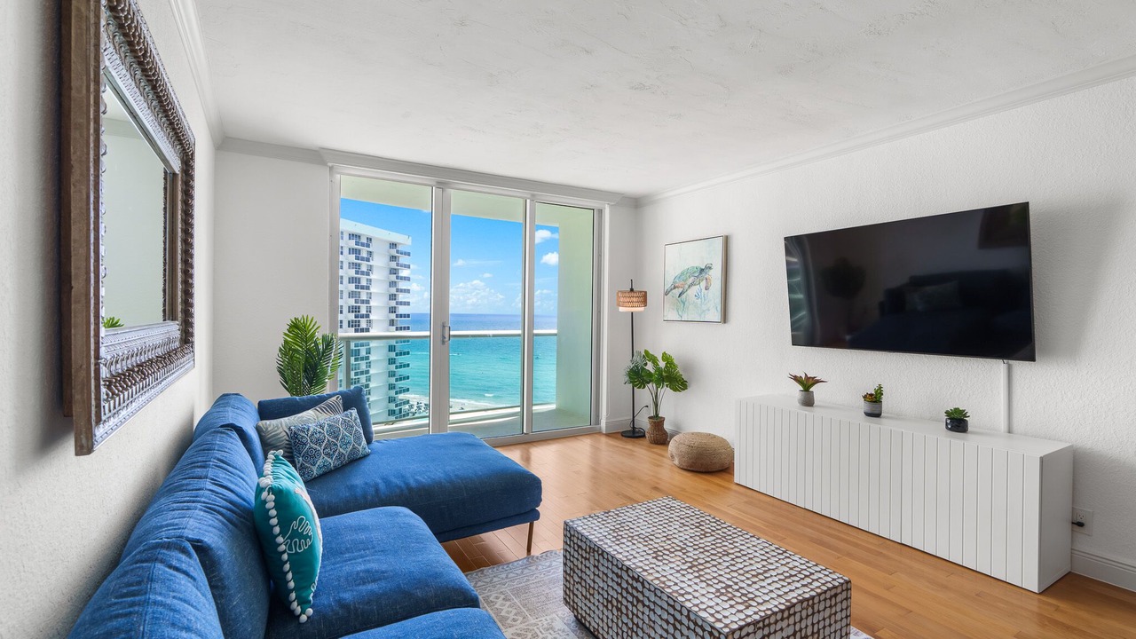 Photo of Livingroom in Hollywood South Central Beach