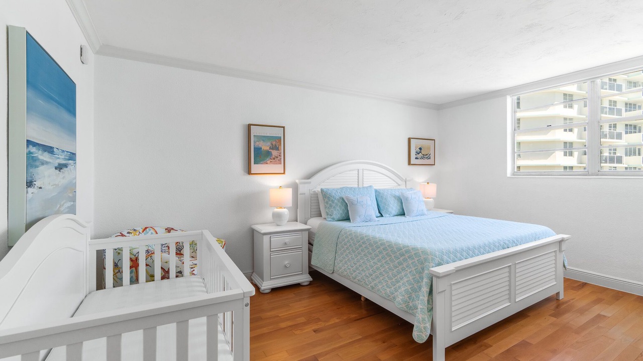 Photo of Bedroom in Hollywood South Central Beach