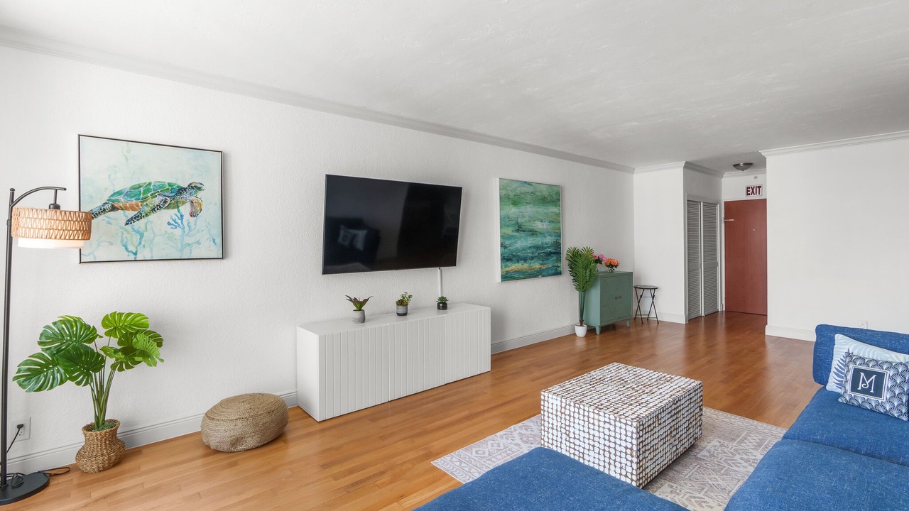 Photo of Livingroom in Hollywood South Central Beach