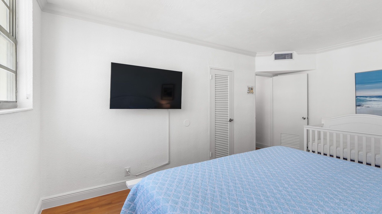 Photo of Bedroom in Hollywood South Central Beach