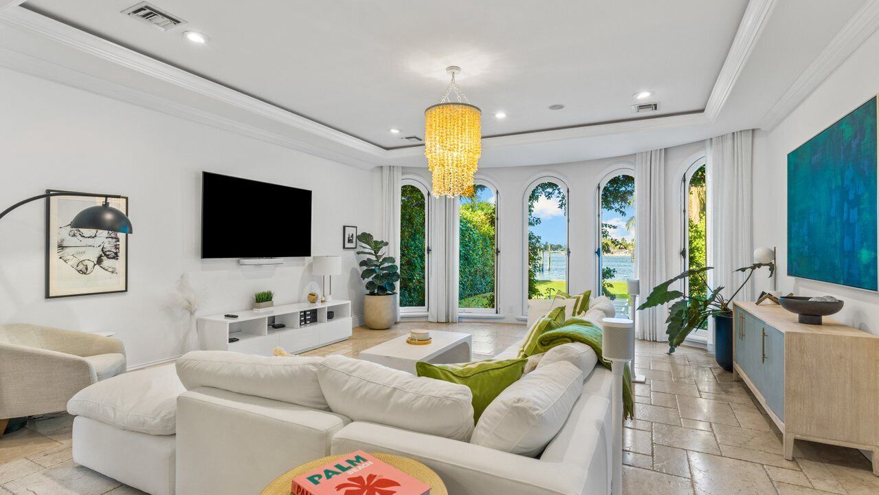 Photo of Livingroom in Hypoluxo Island