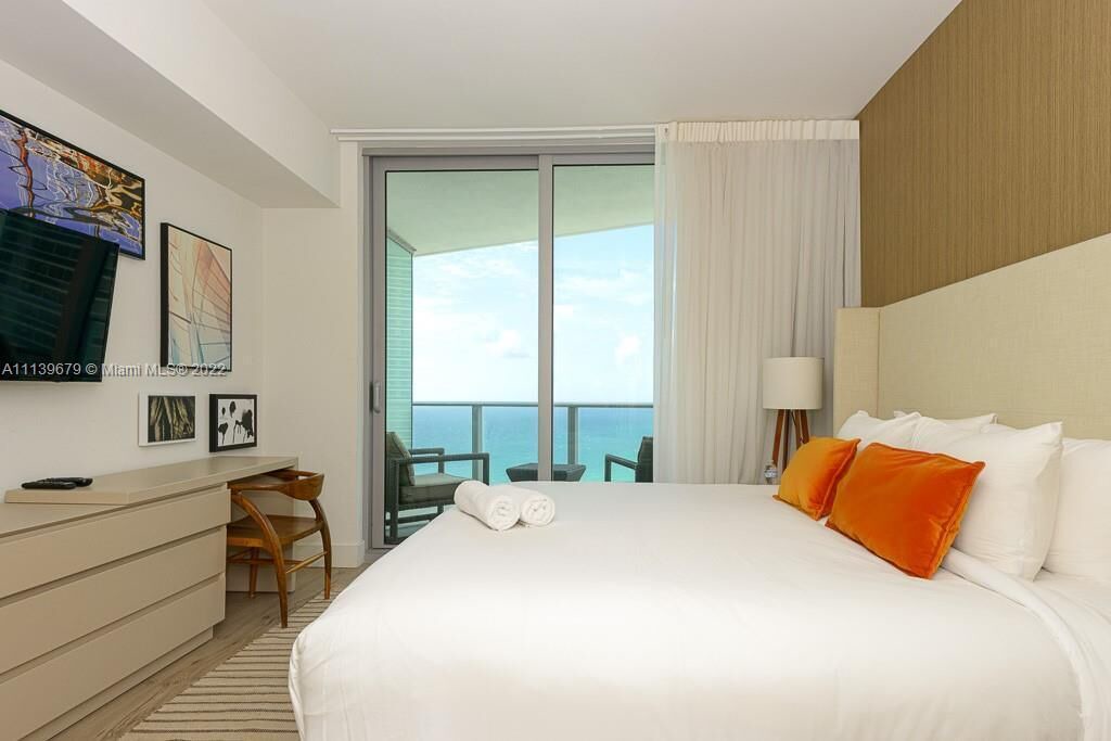 Photo of Bedroom in Hollywood South Central Beach