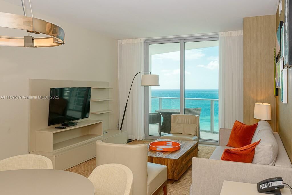 Photo of Livingroom in Hollywood South Central Beach