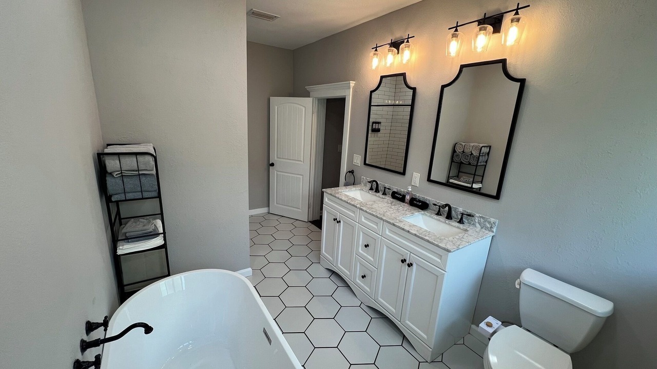 Photo of Bathroom in Tampa Heights