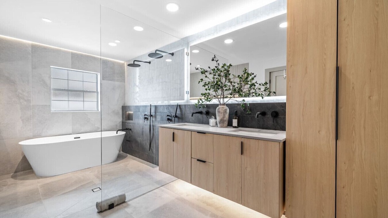 Photo of Bathroom in Largo