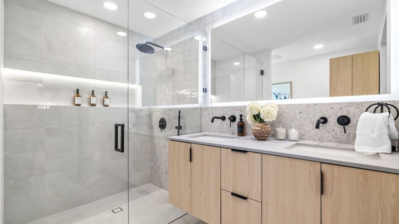 Photo of Bathroom in Largo