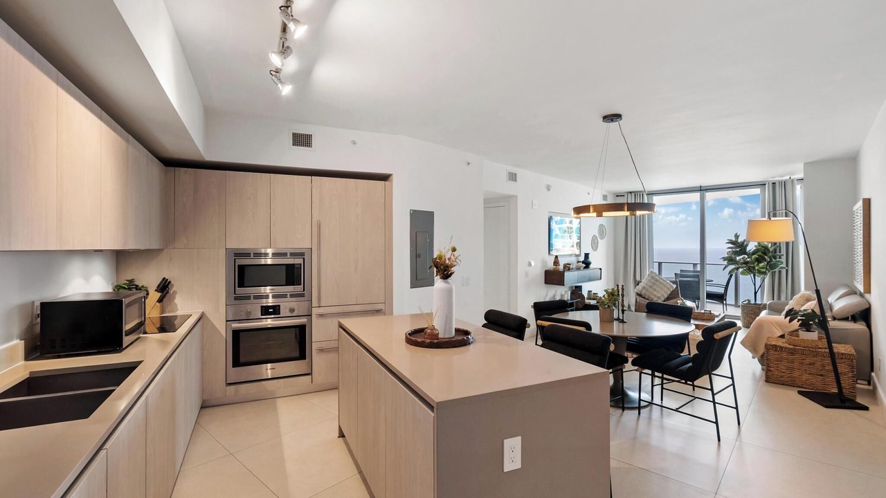 Photo of Kitchen in Hollywood South Central Beach
