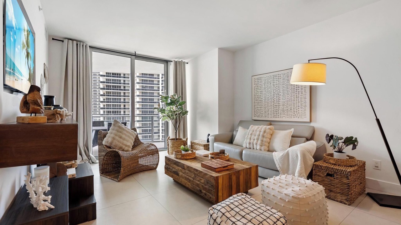 Photo of Livingroom in Hollywood South Central Beach