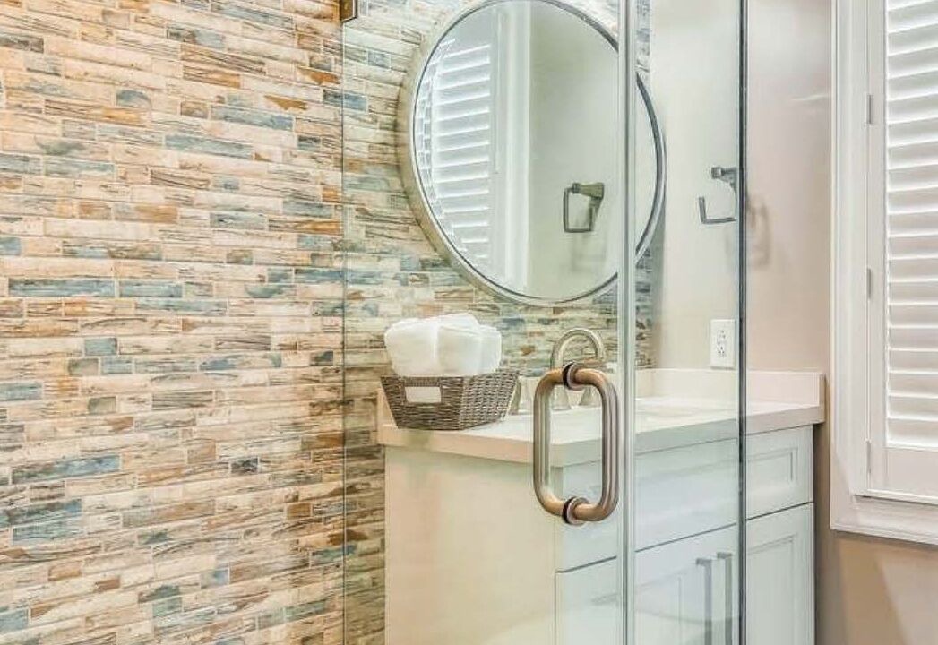 Photo of Bathroom in Marathon
