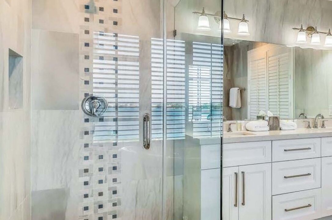 Photo of Bathroom in Marathon
