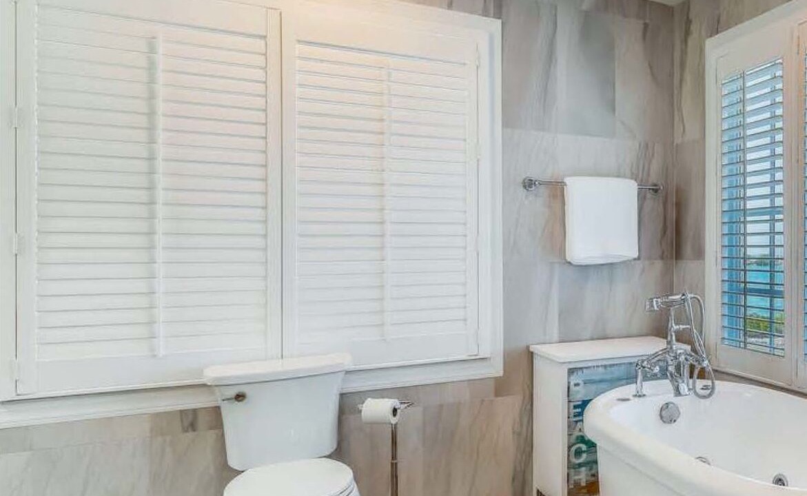 Photo of Bathroom in Marathon