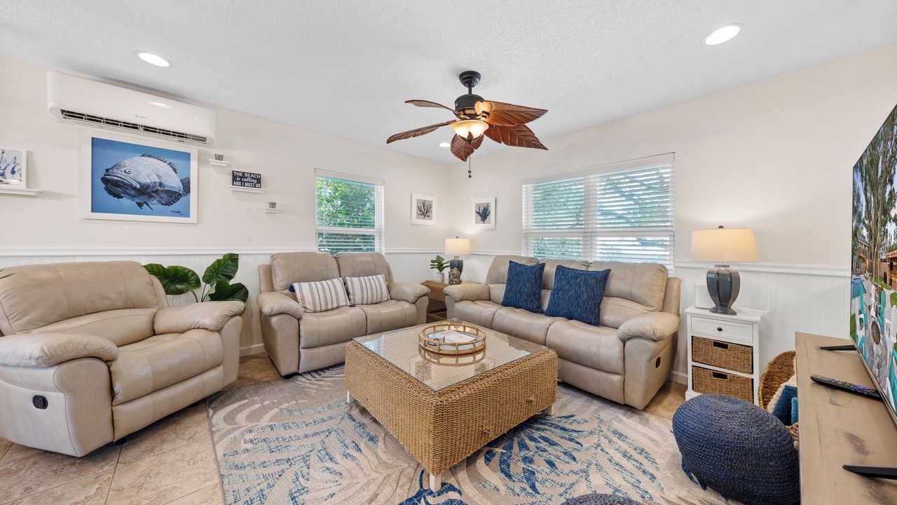 Photo of Livingroom in Butler Beach