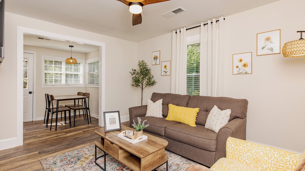 Photo of Livingroom in Perry