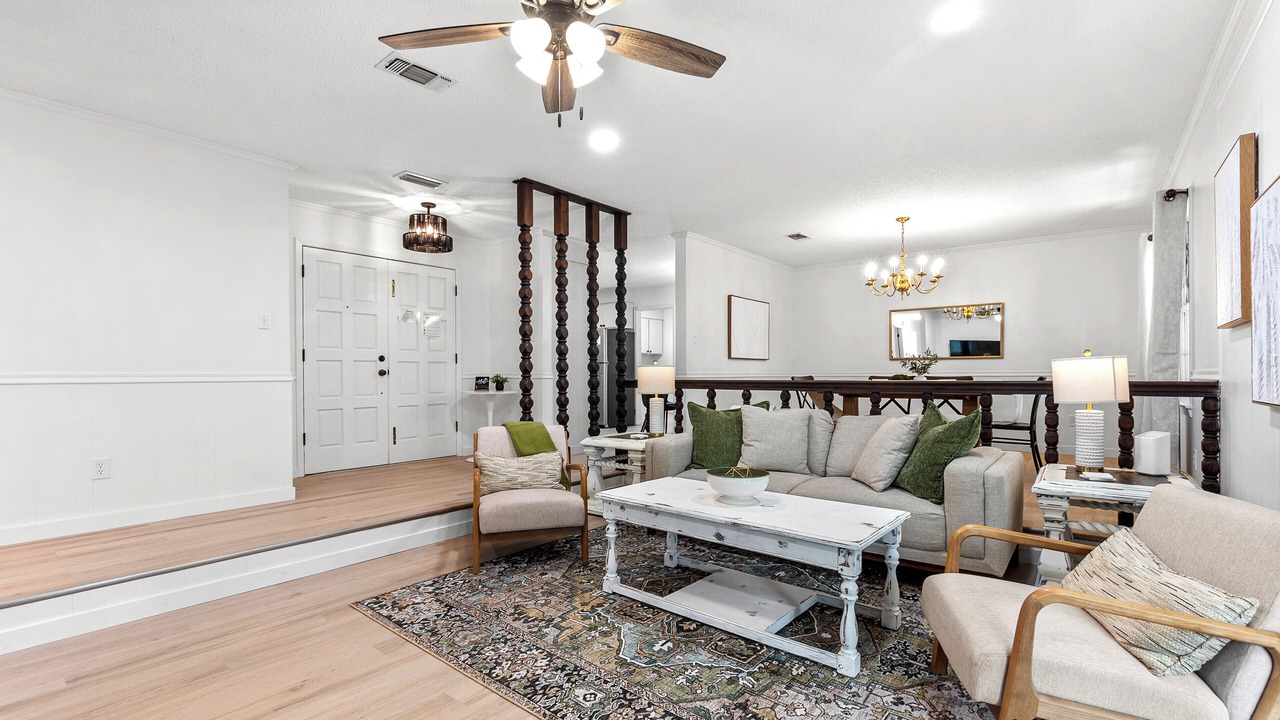 Photo of Livingroom in Perry