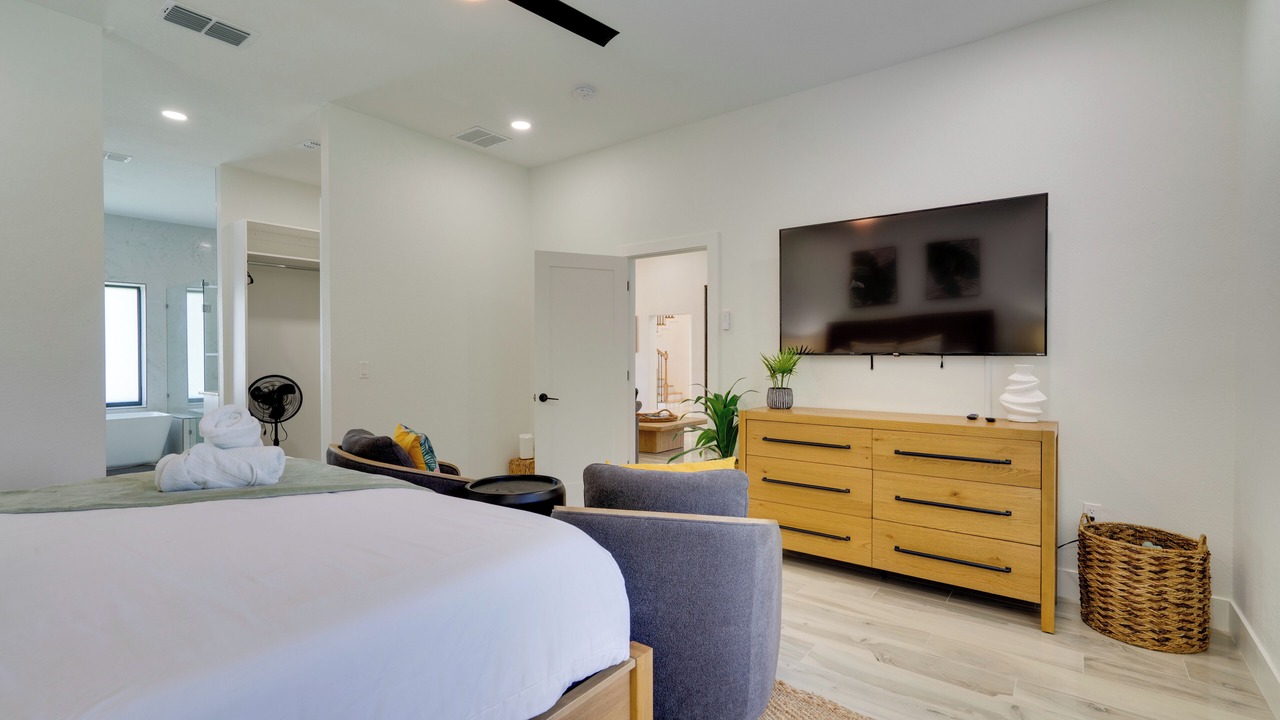 Photo of Bedroom in Iona Shores
