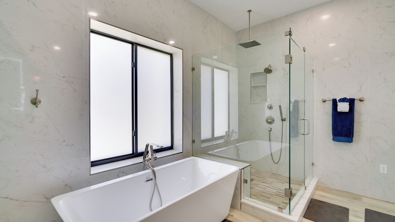 Photo of Bathroom in Iona Shores