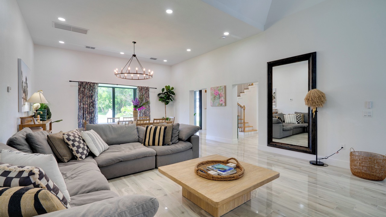 Photo of Livingroom in Iona Shores