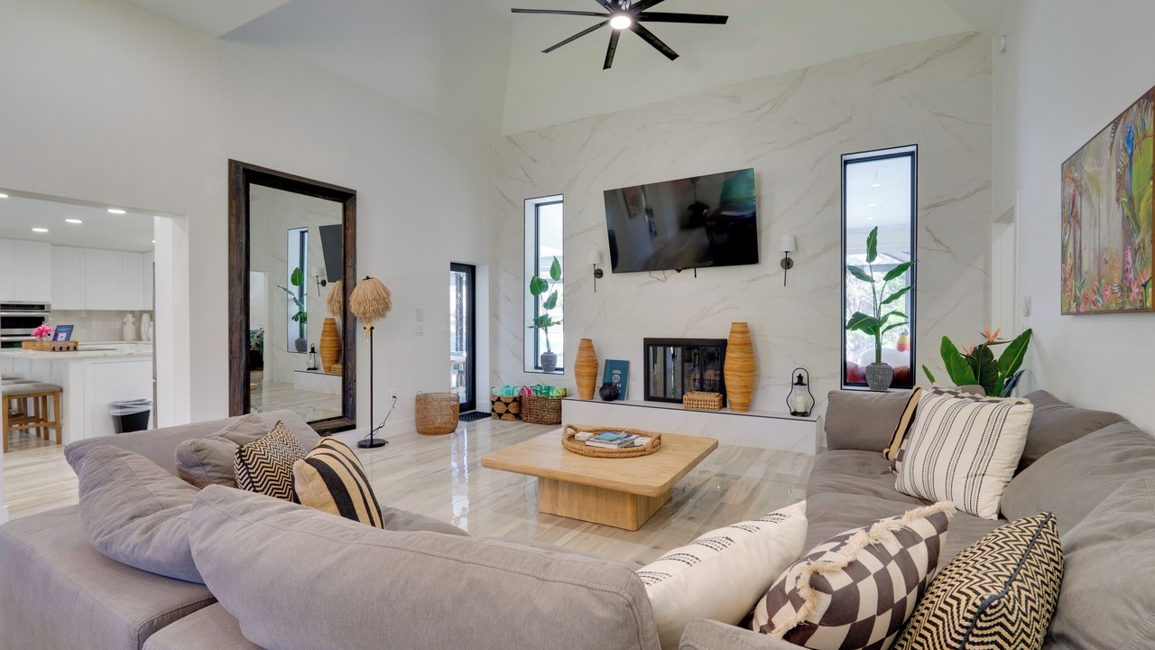 Photo of Livingroom in Iona Shores