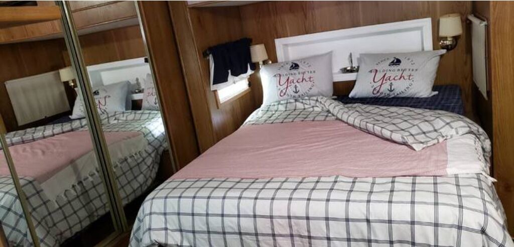 Photo of Bedroom in Winston Waterways