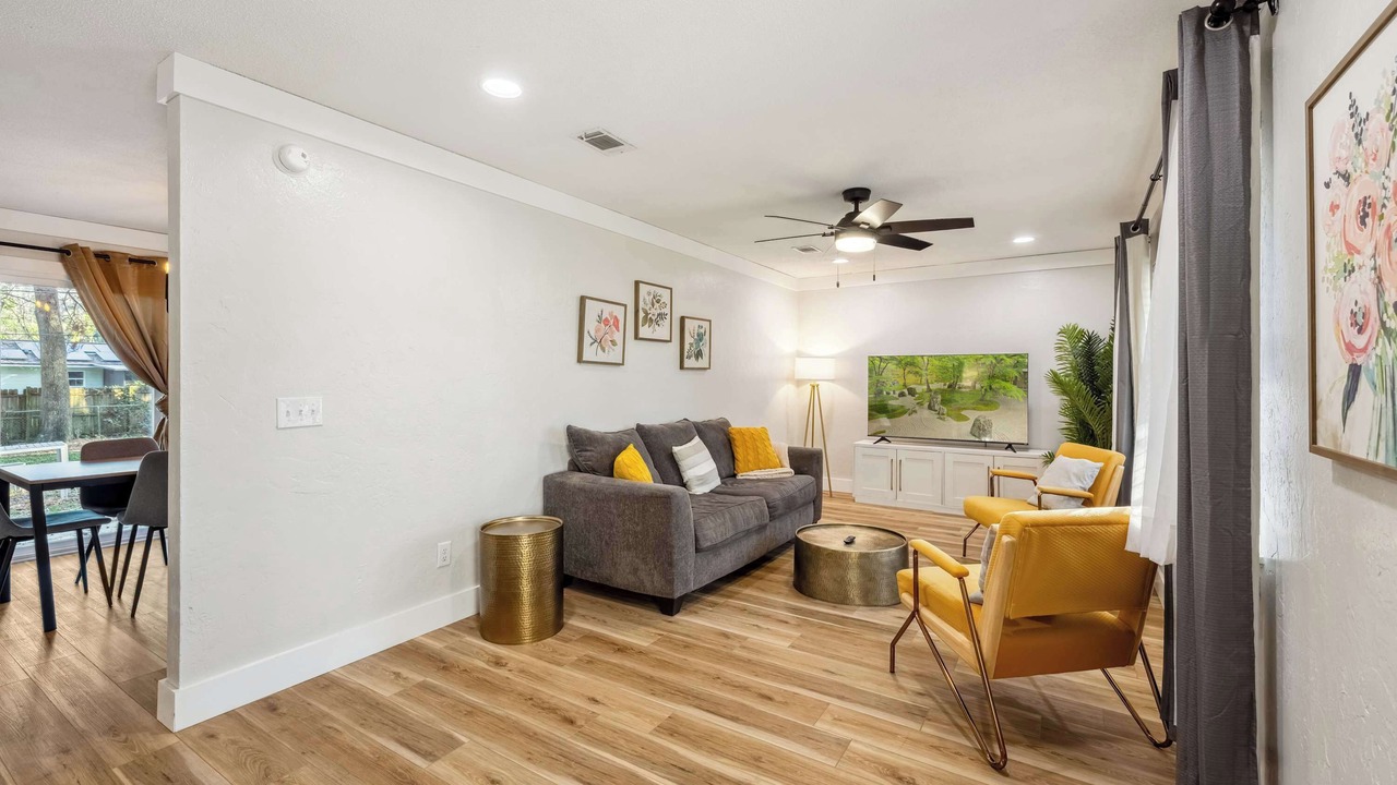 Photo of Livingroom in Gainesville