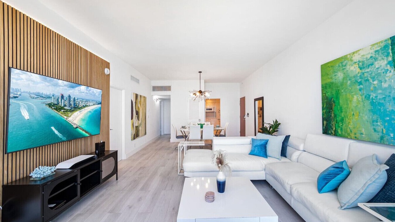 Photo of Livingroom in Hollywood South Central Beach