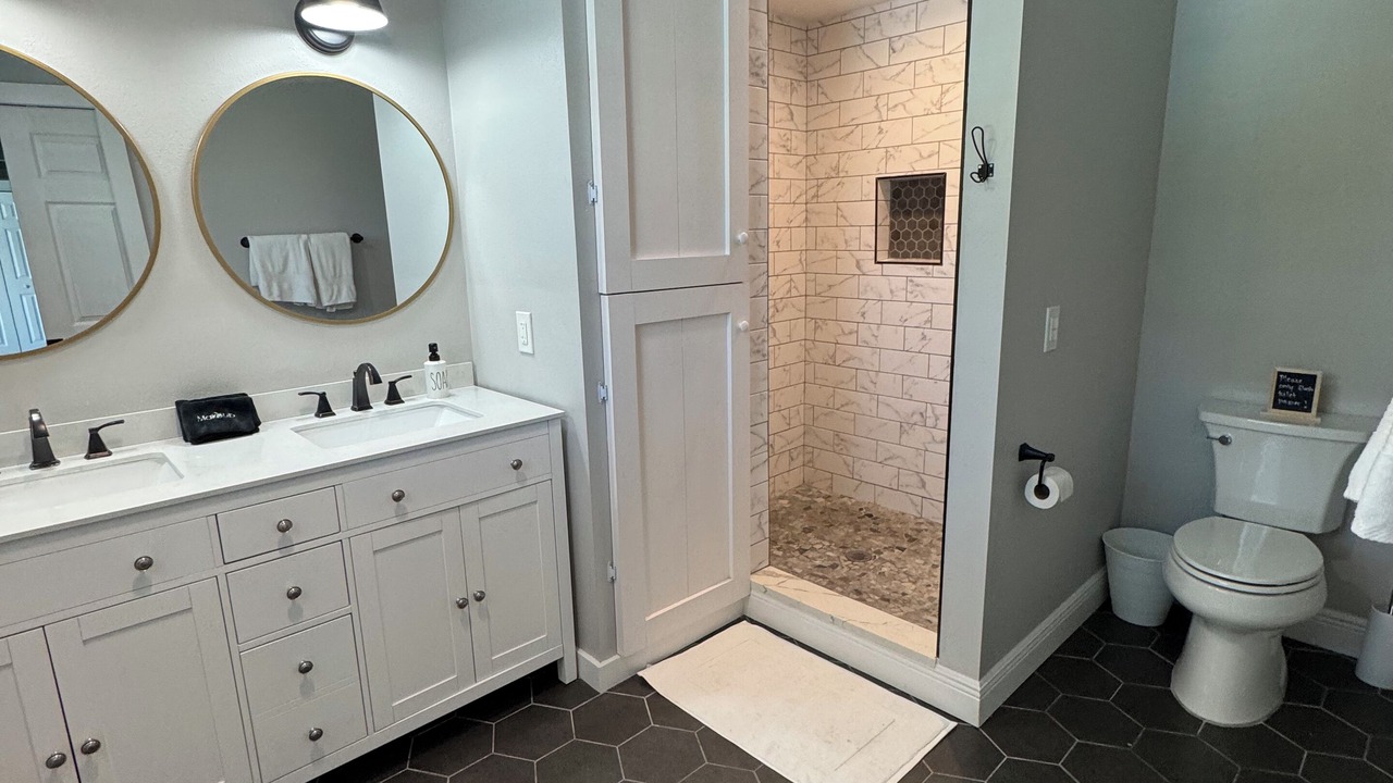 Photo of Bathroom in Ridge Wood Heights