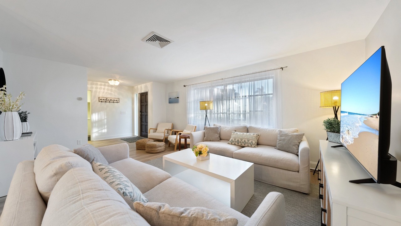 Photo of Livingroom in Palm River Estates