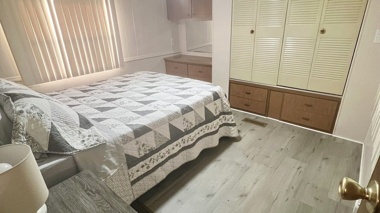 Photo of Bedroom in Crooked Lake Park