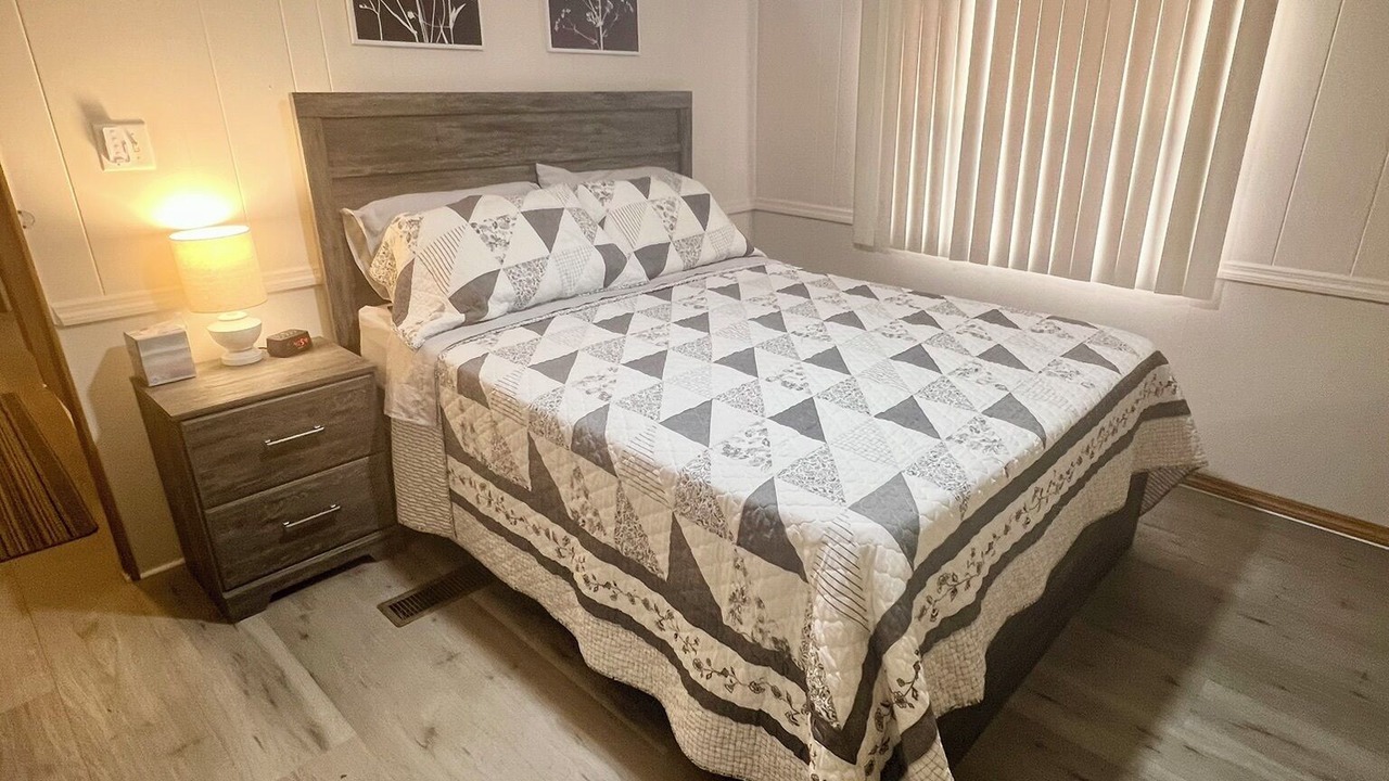 Photo of Bedroom in Crooked Lake Park