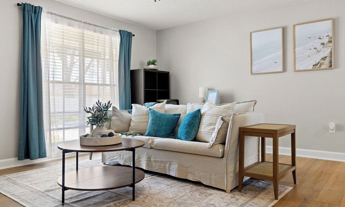 Photo of Livingroom in Seven Springs Homes