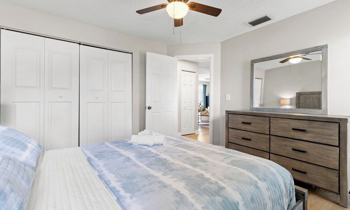 Photo of Bedroom in Seven Springs Homes