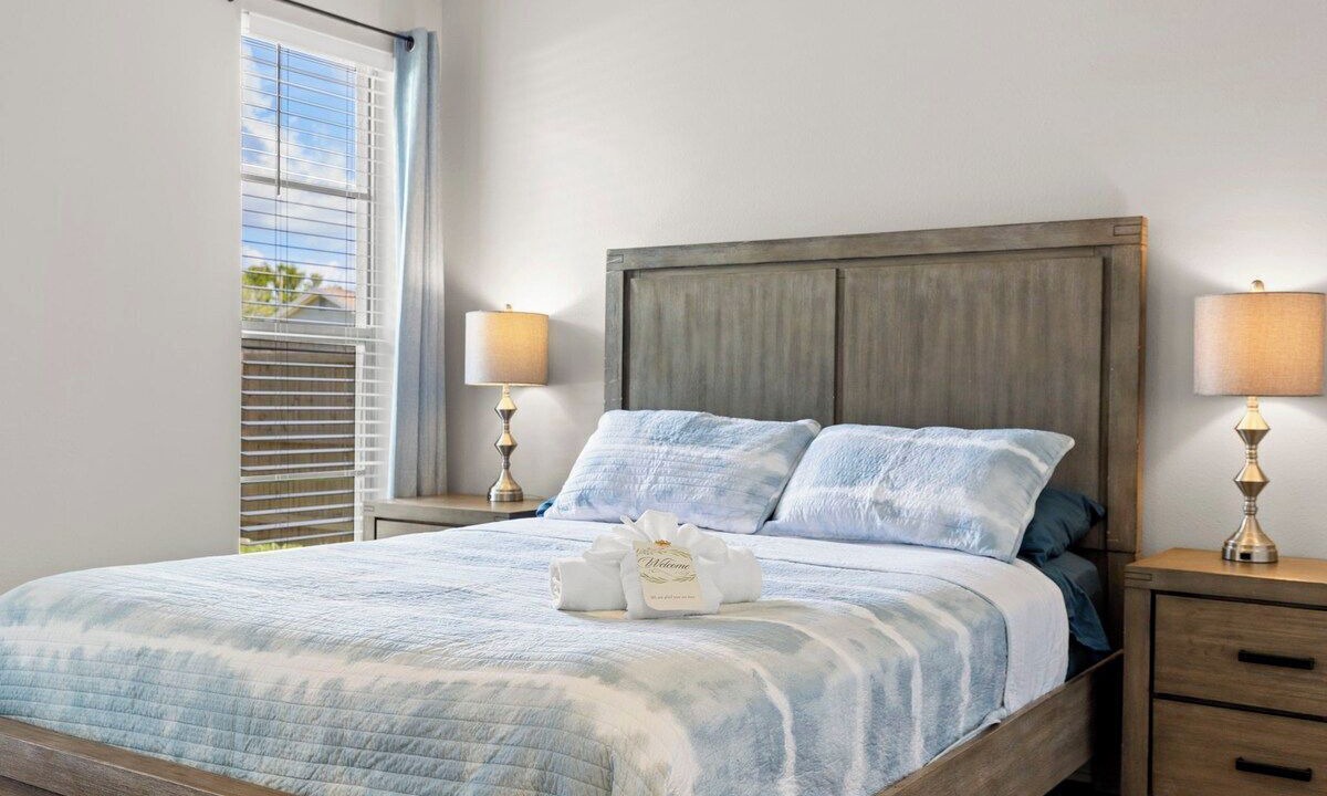 Photo of Bedroom in Seven Springs Homes