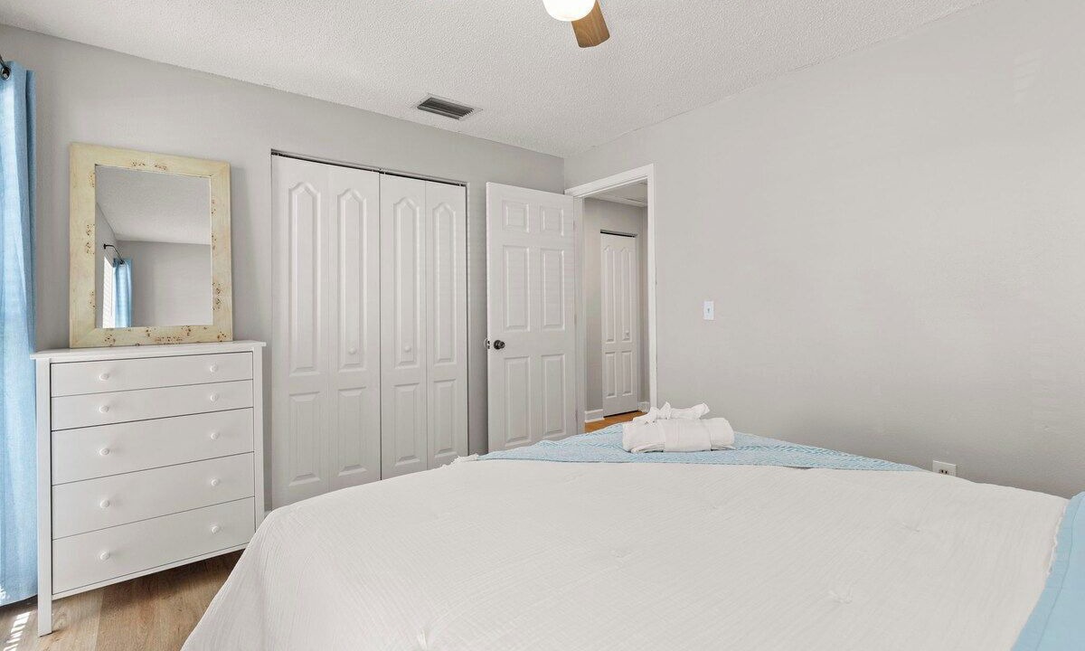 Photo of Bedroom in Seven Springs Homes