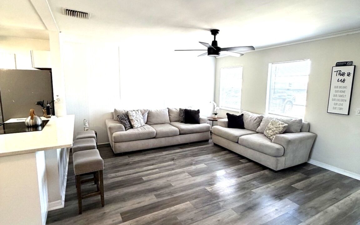 Photo of Livingroom in Spring Hill