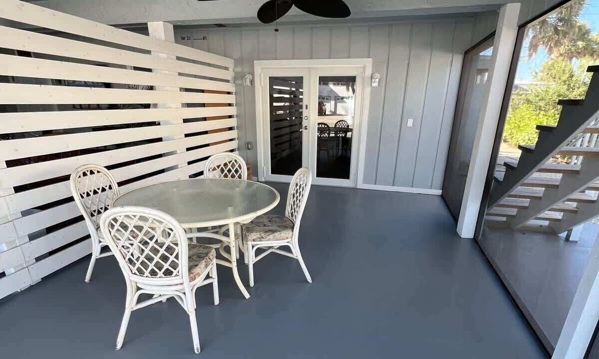 Photo of Outdoor in Mid Island