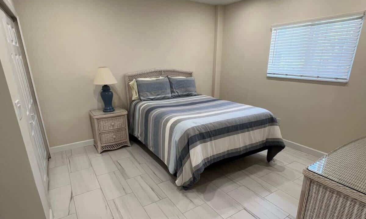 Photo of Bedroom in Mid Island