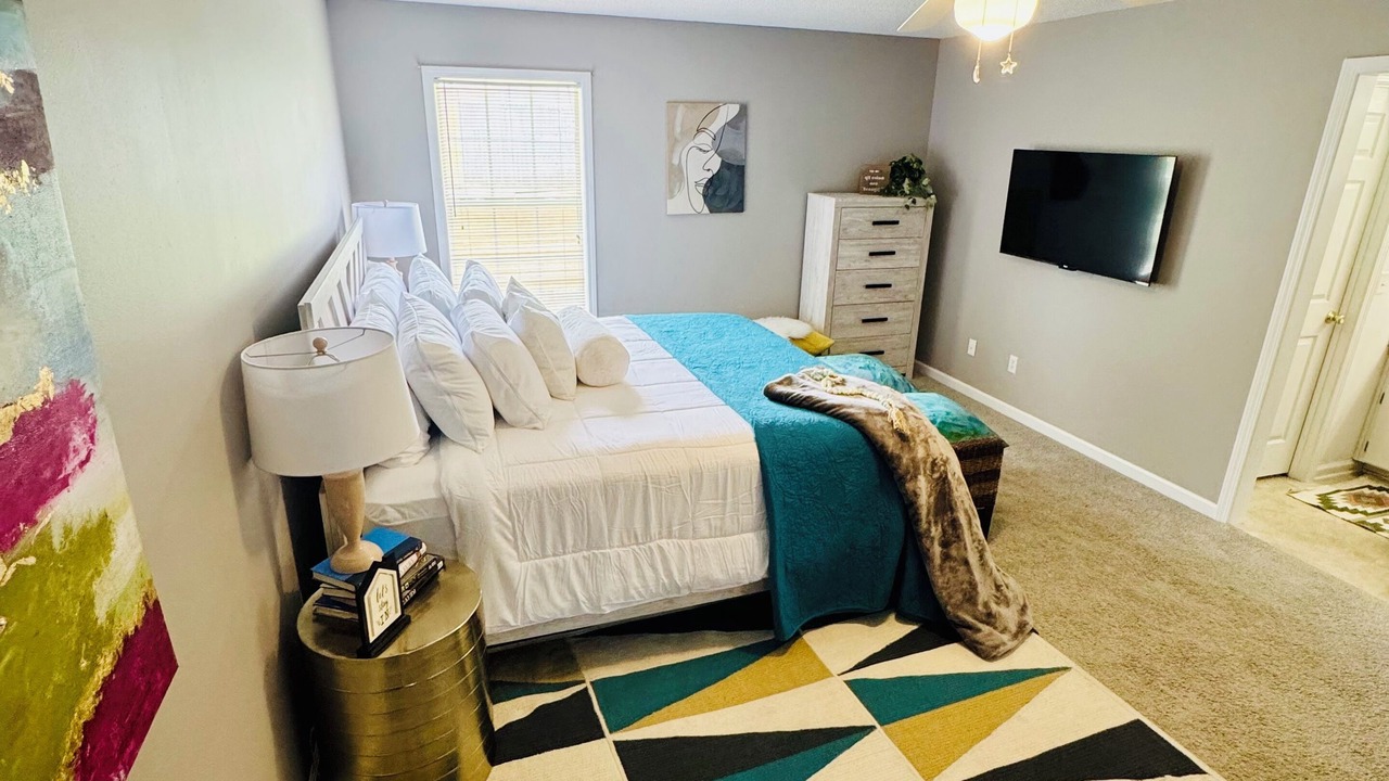 Photo of Bedroom in Enterprise