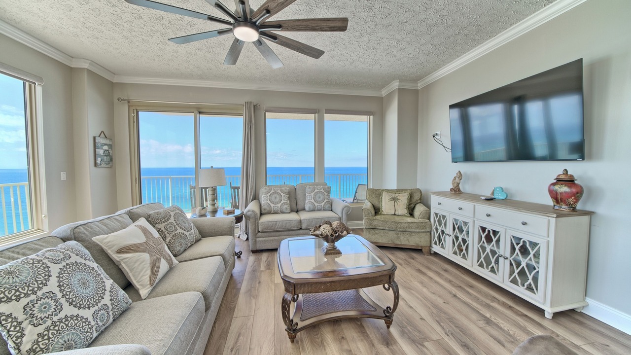 Photo of Livingroom in Thomas Drive