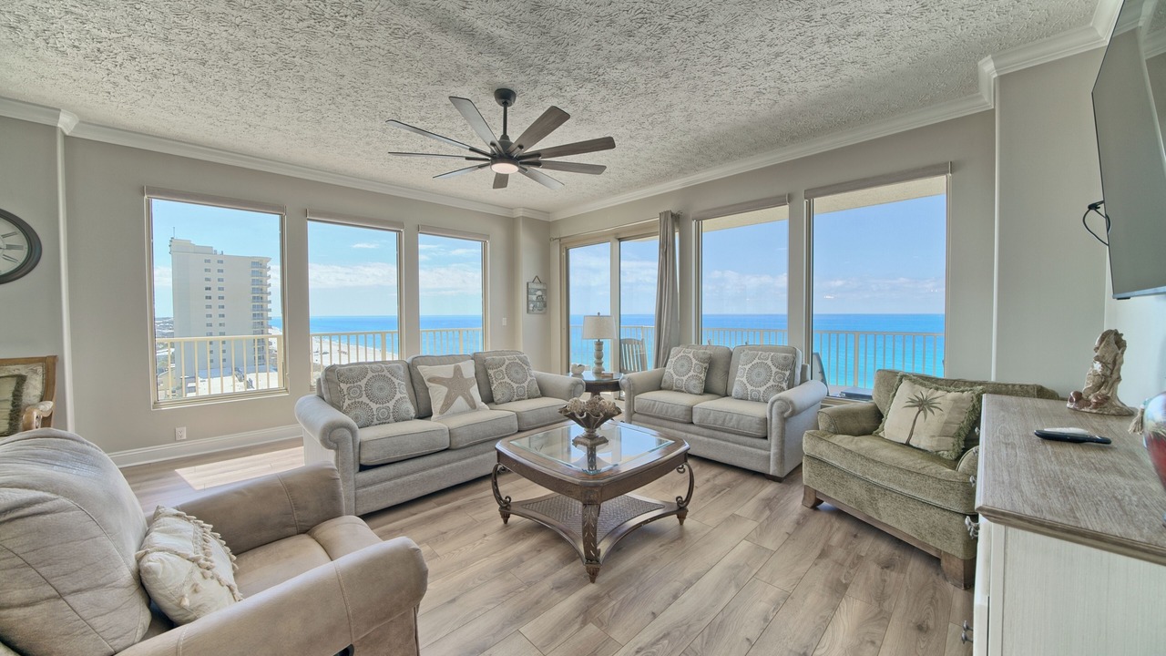 Photo of Livingroom in Thomas Drive