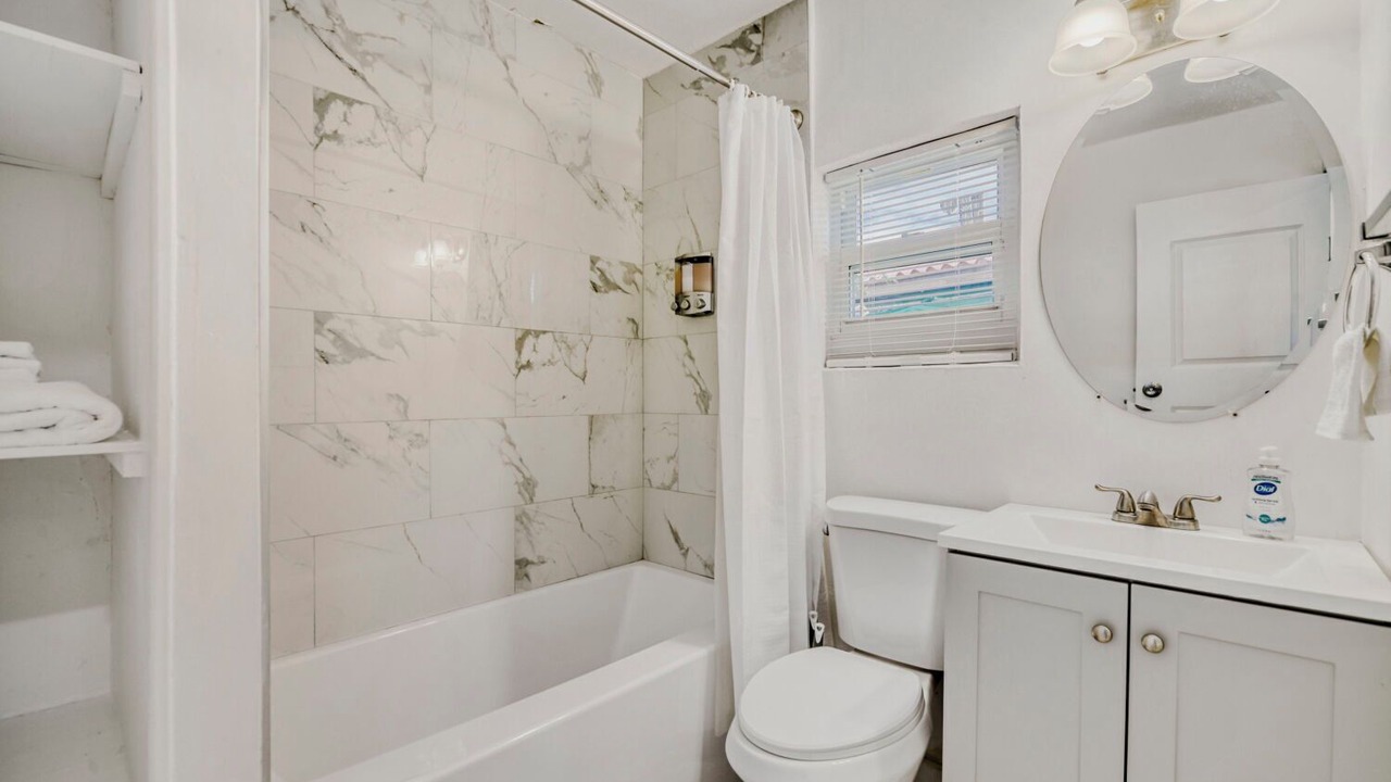 Photo of Bathroom in Tropic