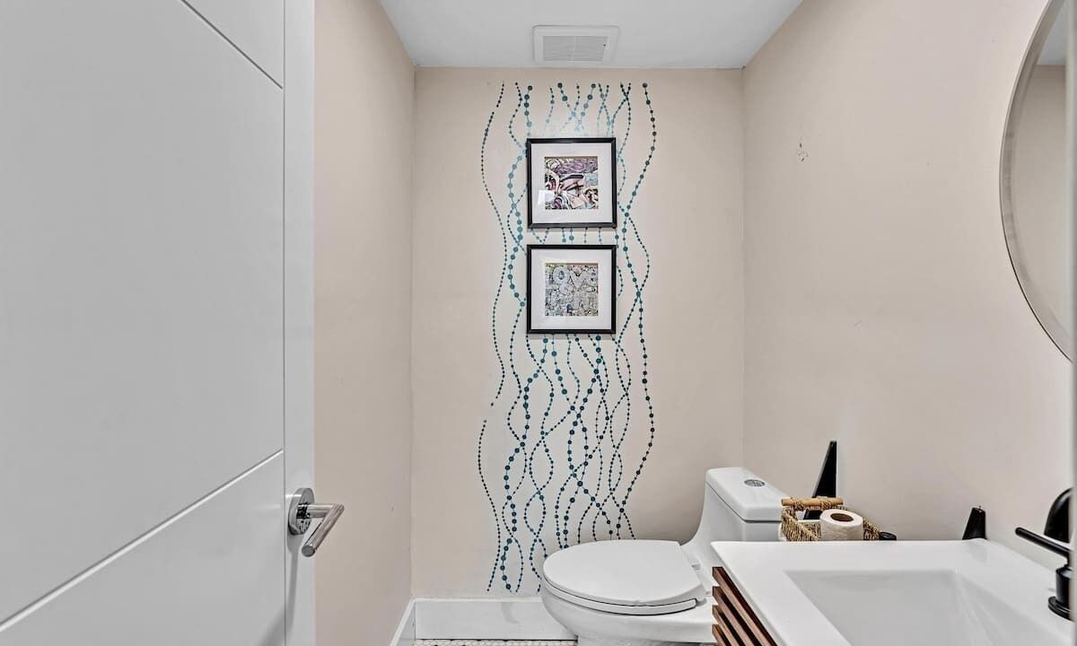 Photo of Bathroom in Coconut Grove