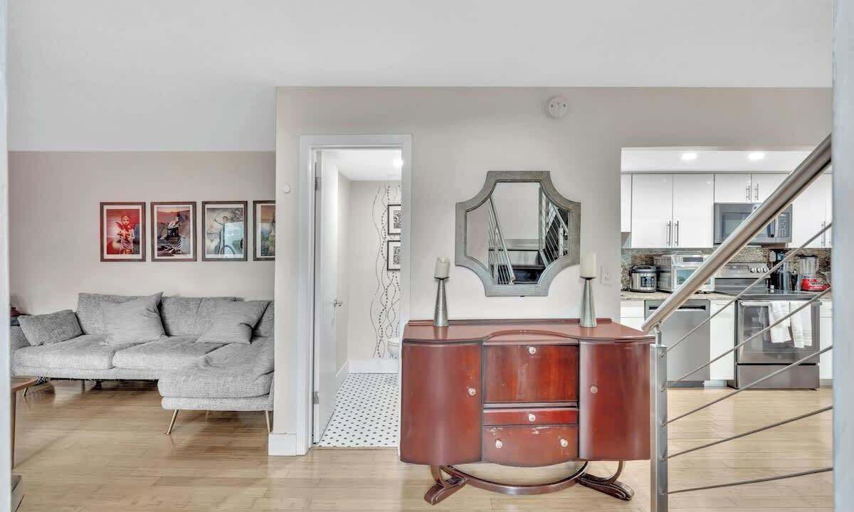Photo of Livingroom in Coconut Grove