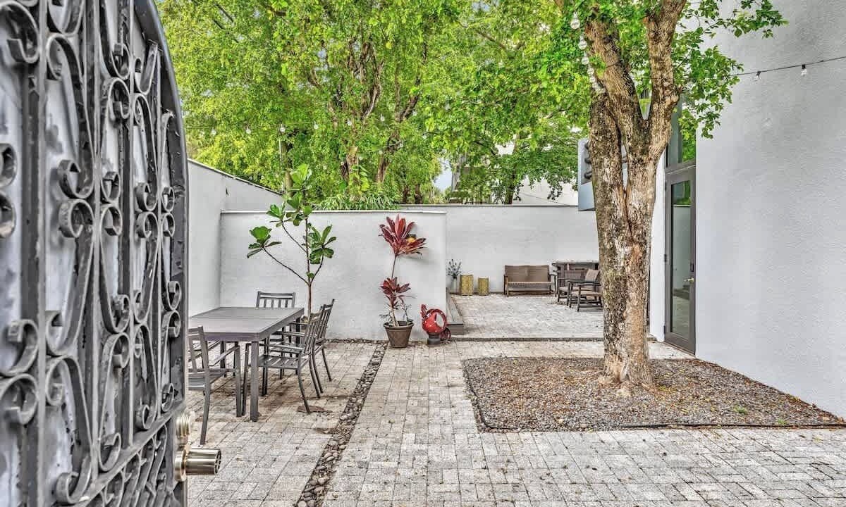 Photo of Outdoor in Coconut Grove