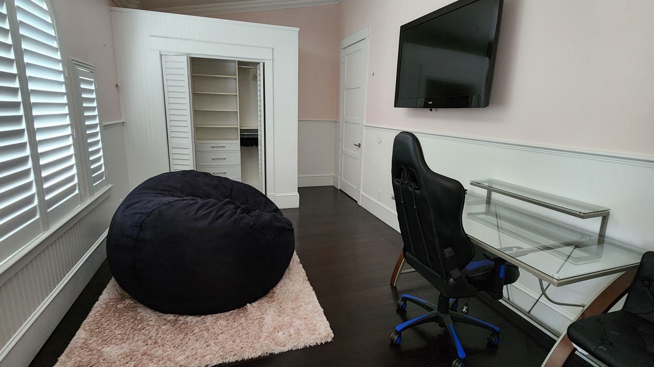 Photo of Bedroom in Stuart