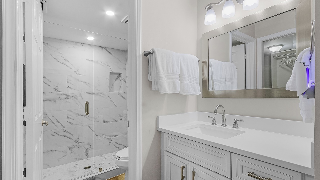Photo of Bathroom in Vanderbilt Beach