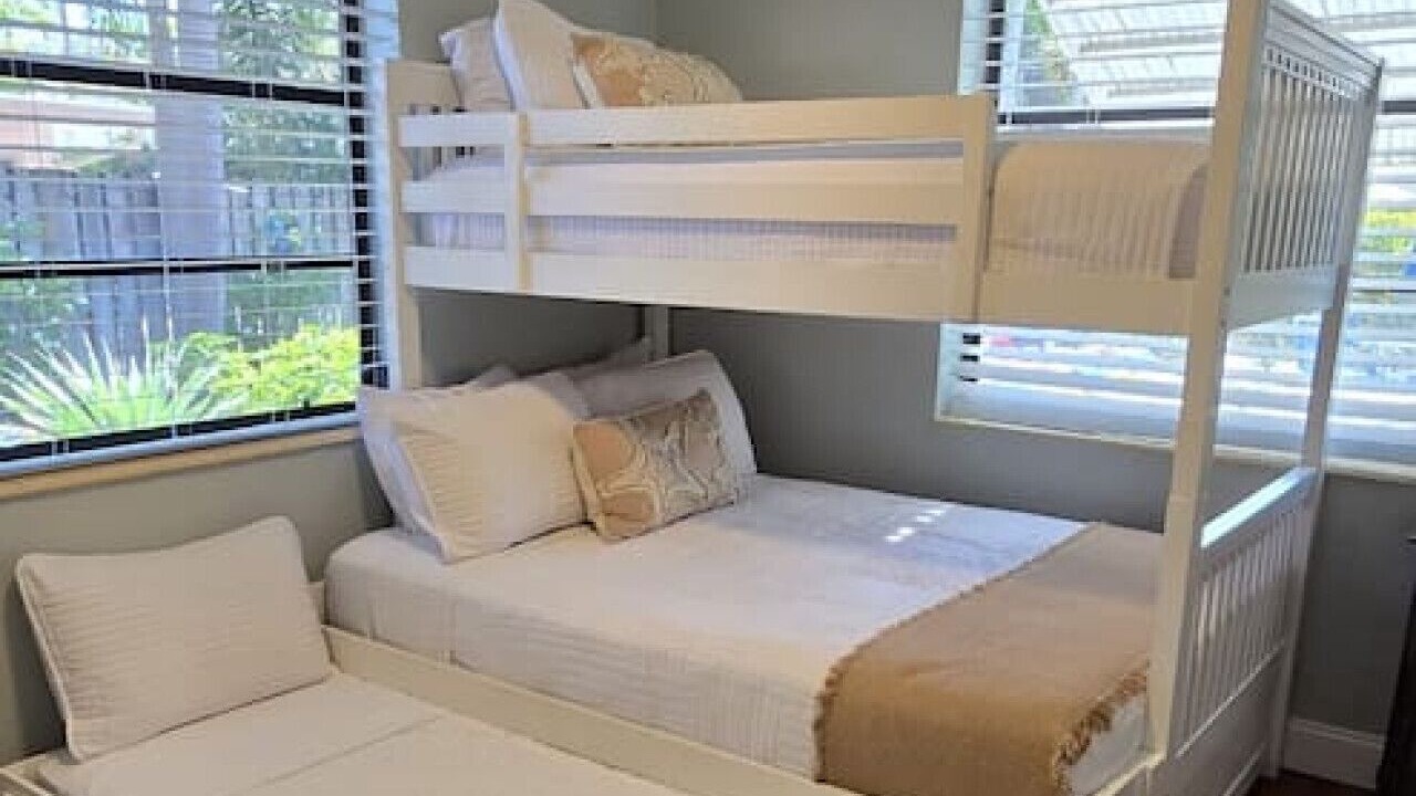 Photo of Bedroom in Lauderdale-by-the-Sea