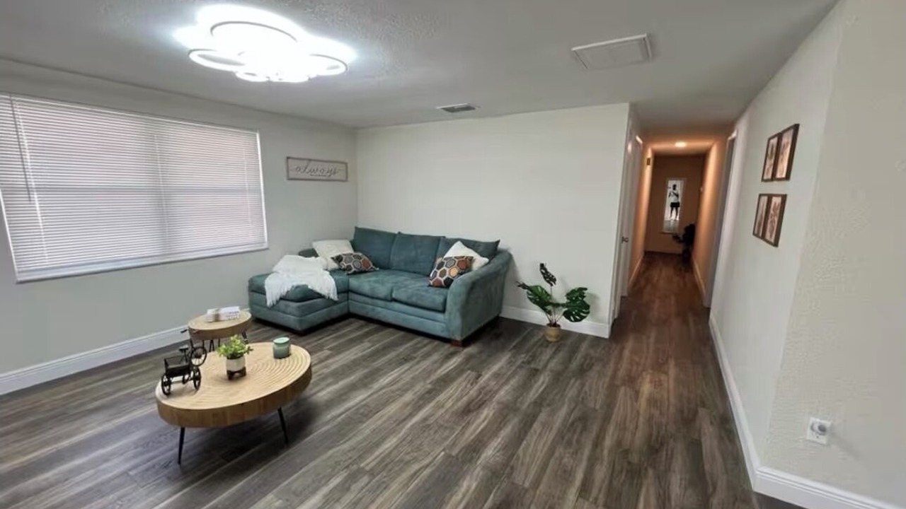Photo of Livingroom in Pinecrest West Park