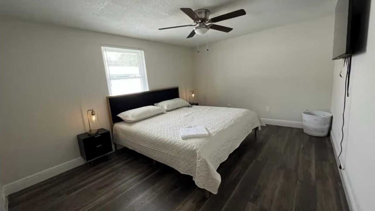 Photo of Bedroom in Pinecrest West Park